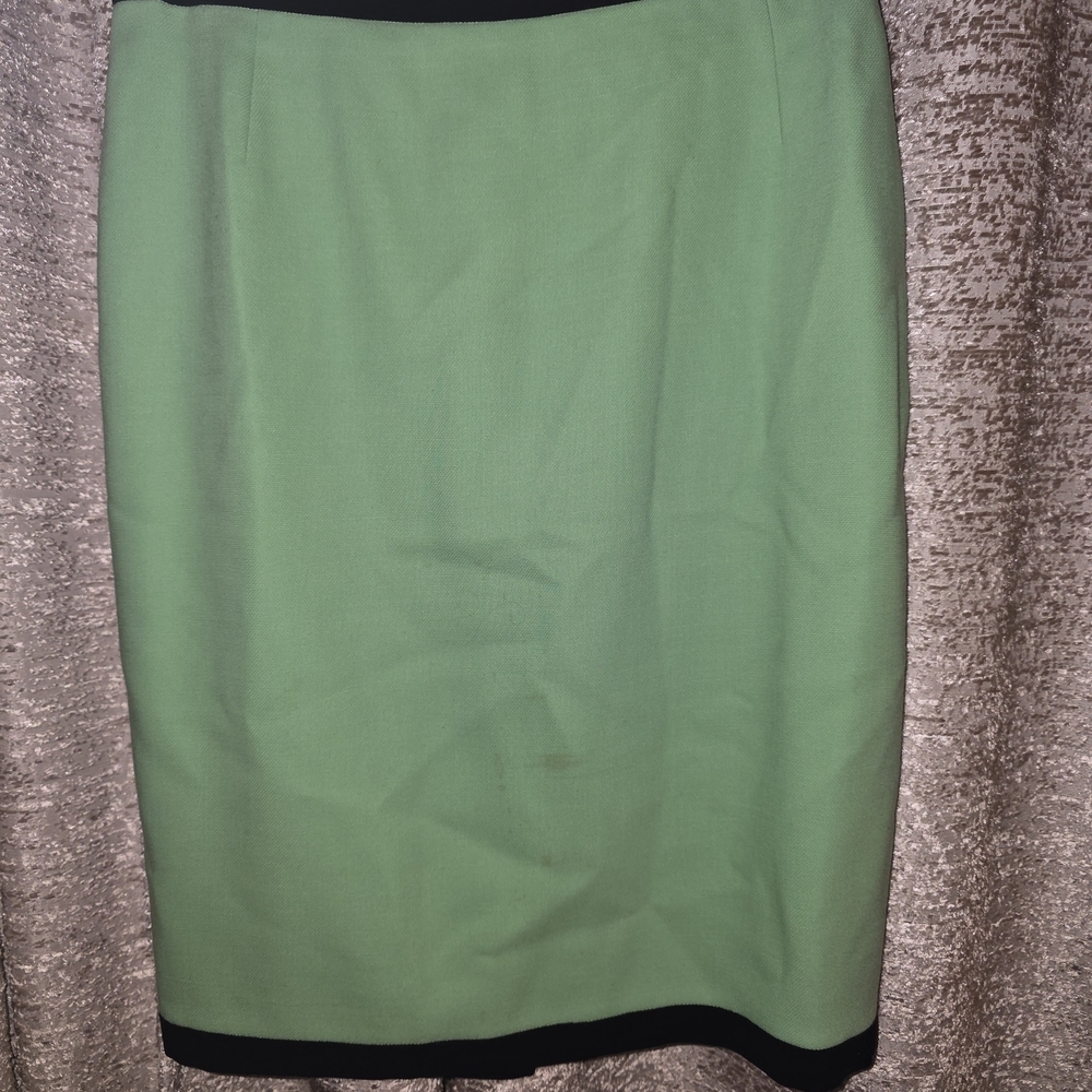 Escada Mint Green and Black Short Sleeve Top And matching Skirt - Picture 7 of 13